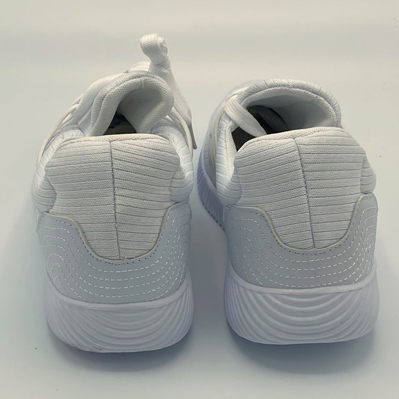 Brand New Athletic Mens Sneaker Great Price Size - Picture 4 of 5